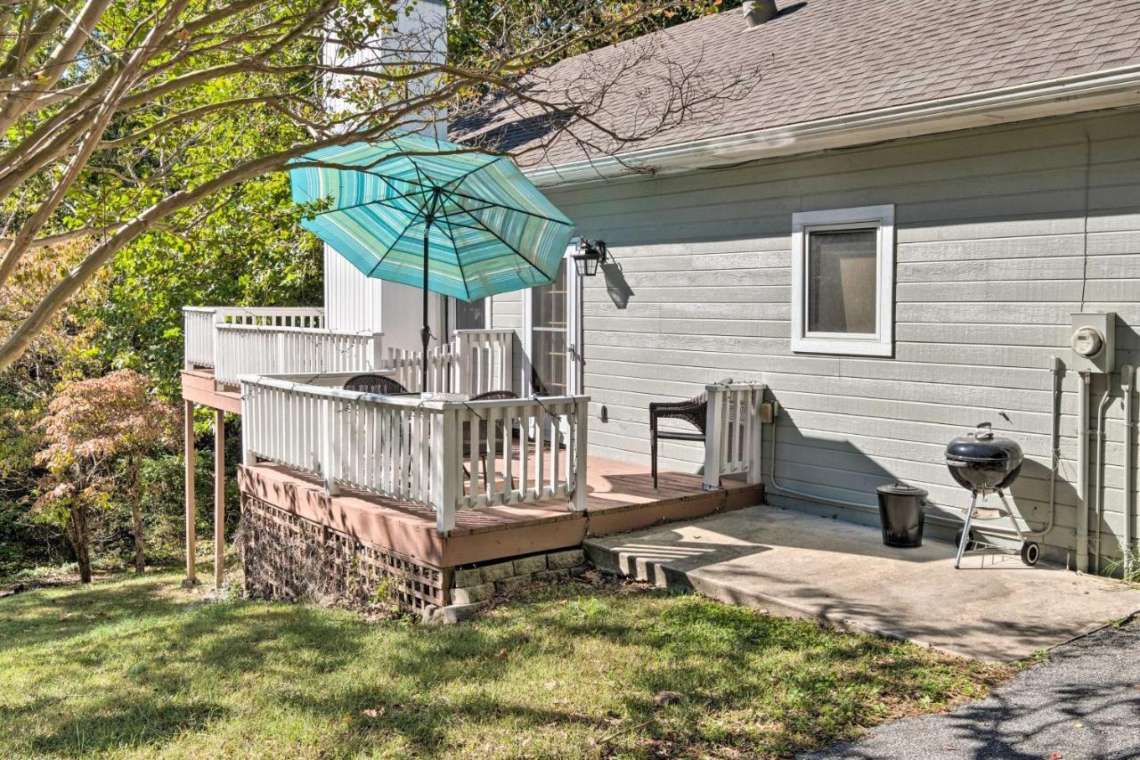 Beautiful Ozark Oasis With Deck Walk To Beaver Lake Роджърс Екстериор снимка